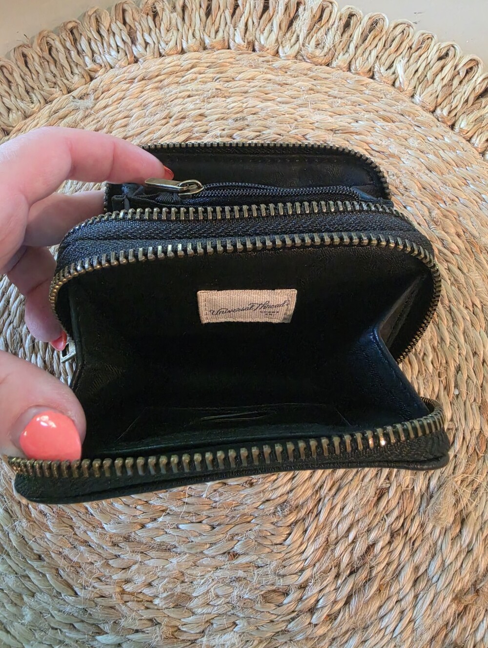 Universal Thread Wallet - Picture 4 of 5